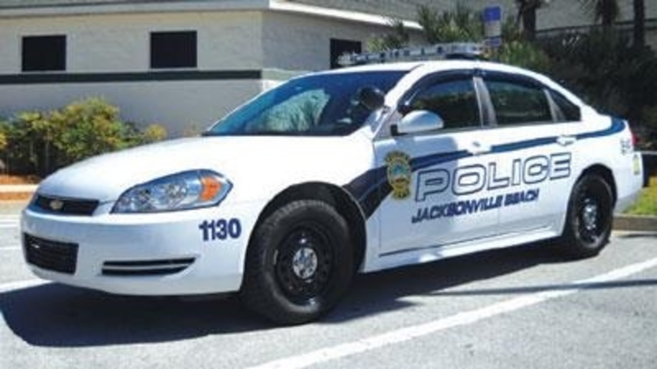 jax-beach-adds-4-new-officers-to-downtown-area