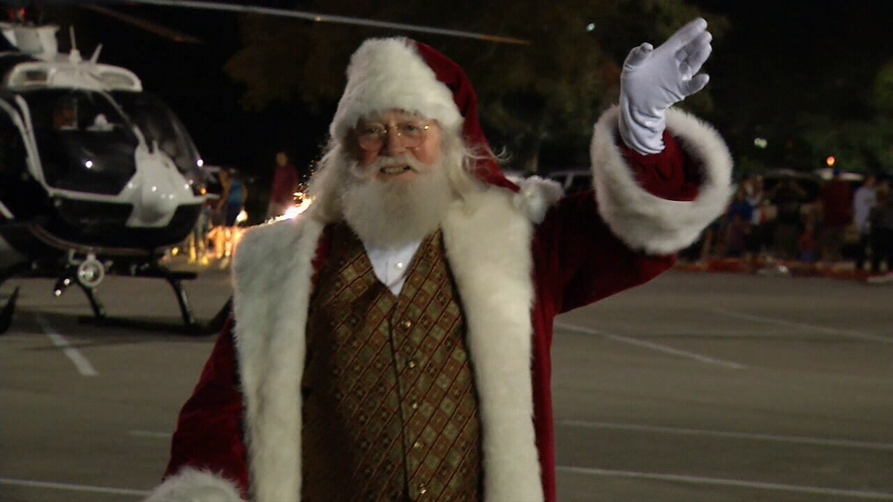 Santa Claus arrives in Jacksonville