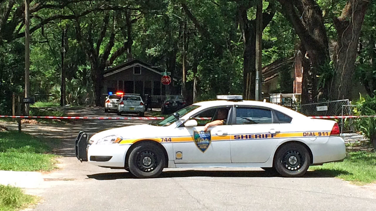 Police canvass Westside after man found fatally shot - WJXT Jacksonville