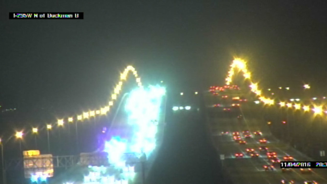 Crash shuts down northbound Buckman Bridge