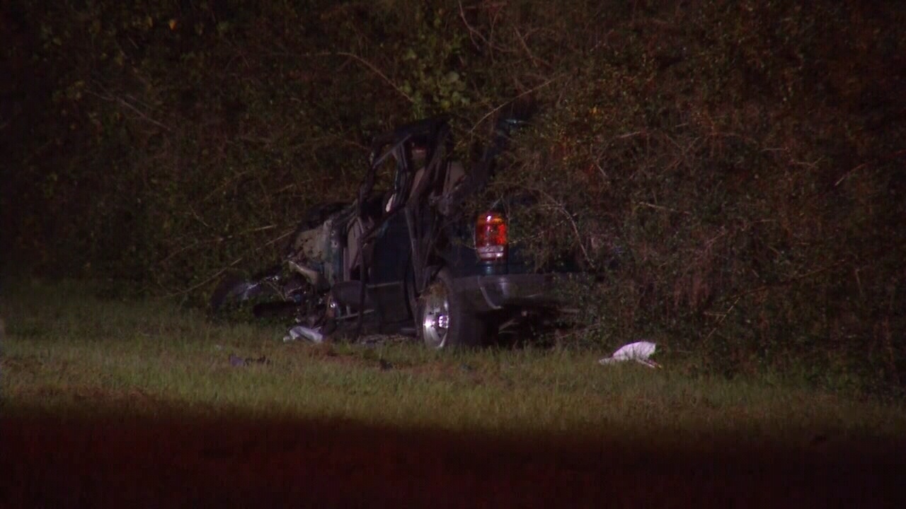 Man dies in 2car crash in Nassau County