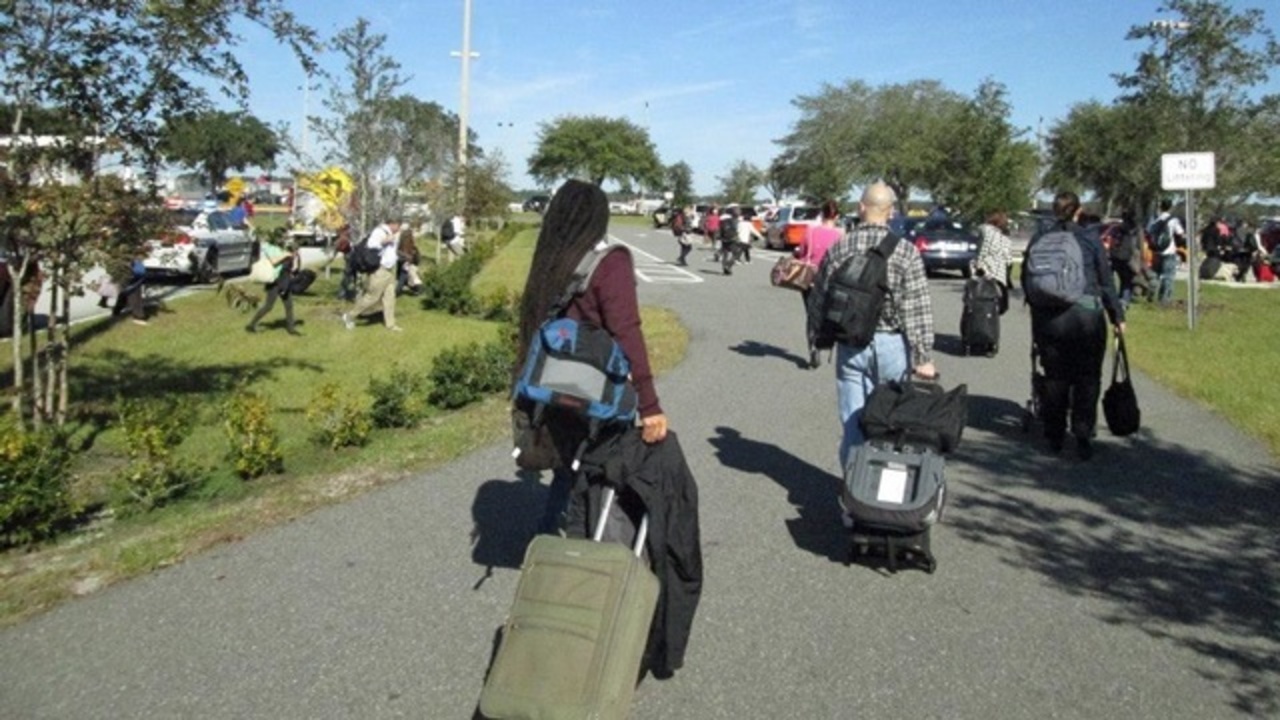 Gainesville airport reopens after bomb threat