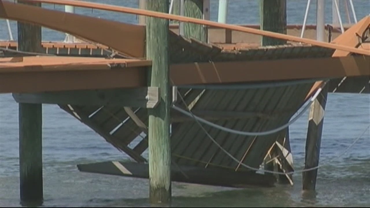 2 dead, 1 critically injured after boat hits dock