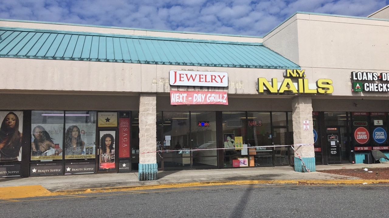 Northwest Credit Union >> JSO: Jewelry store owner shoots, kills robber Northwest Credit Union >> JSO: Jewelry store owner shoots, kills robber
