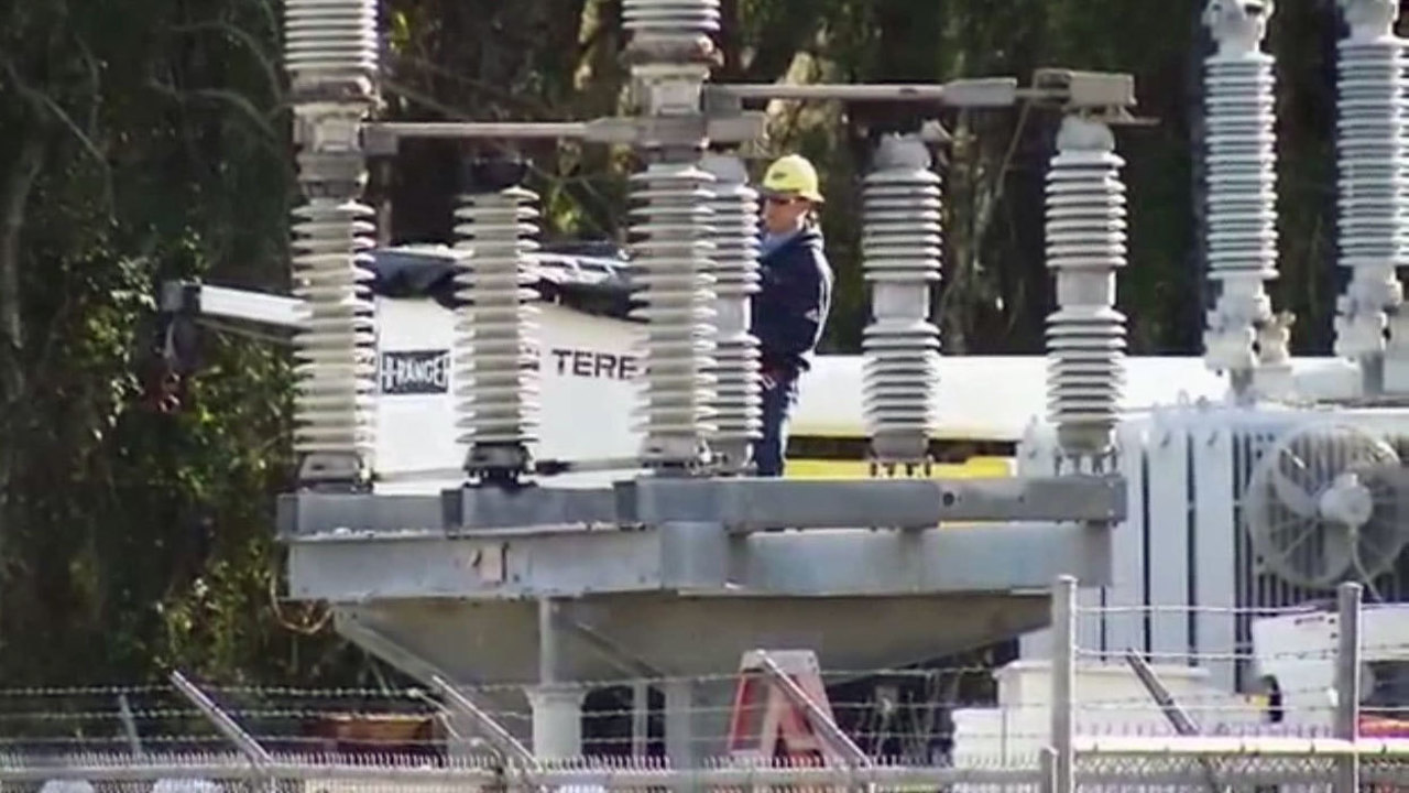 Clay Electric Outage caused by damage from previous lightning...