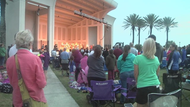 Hundreds Gather For Easter Morning Service