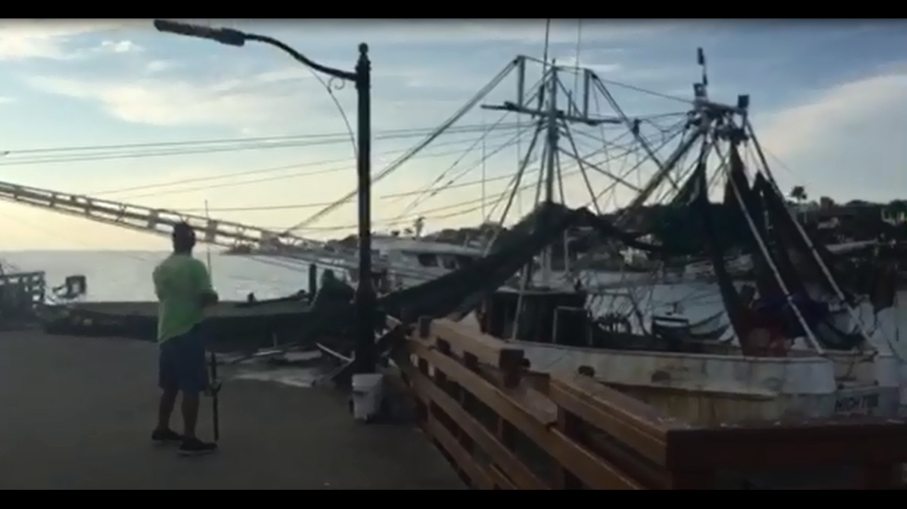 redondo beach boat crash into pier shrimp boat crashes into st simons pier redondo beach boat crash into pier shrimp boat crashes into st simons pier