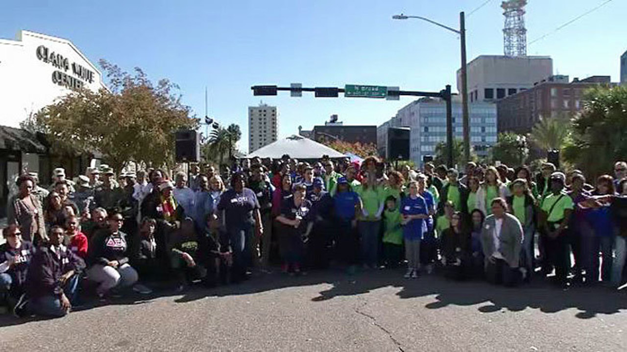 Clara White Mission charity event feeds homeless