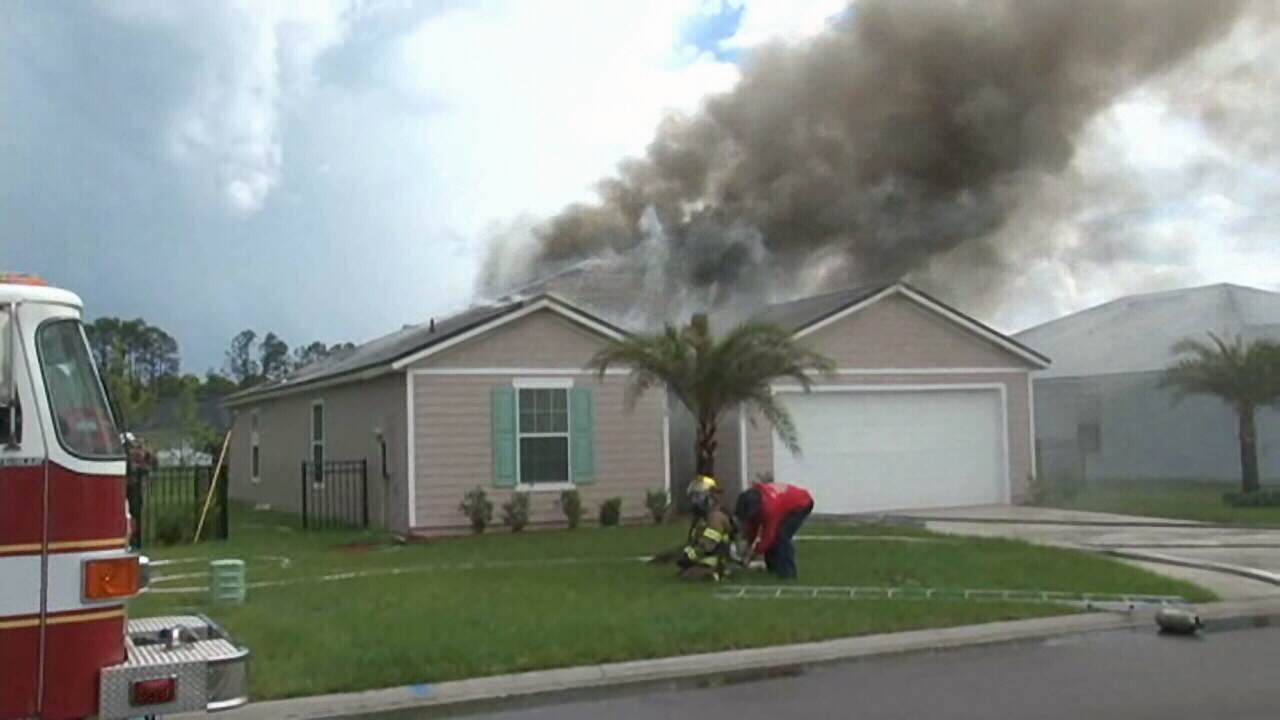 Lightning strike ignites house fire in St. Johns County