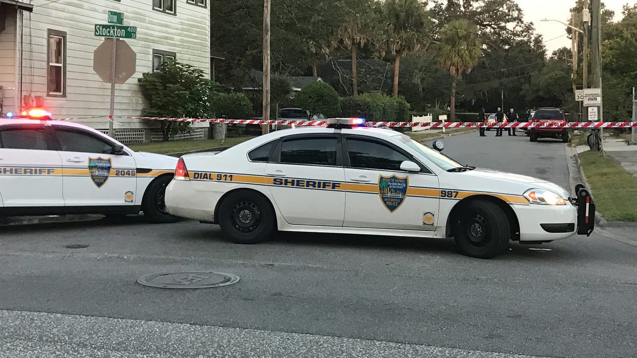 Jacksonville police investigating battery in Mixon Town