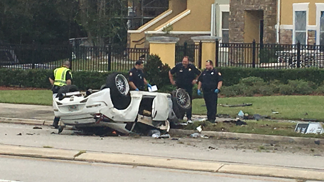 Rollover crash on Gate Parkway causes serious injuries