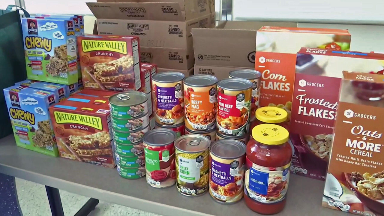 Food pantry at JAX benefits furloughed TSA workers