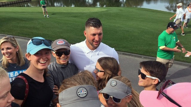 Tim Tebow's Golf Classic attracts crowds at Sawgrass
