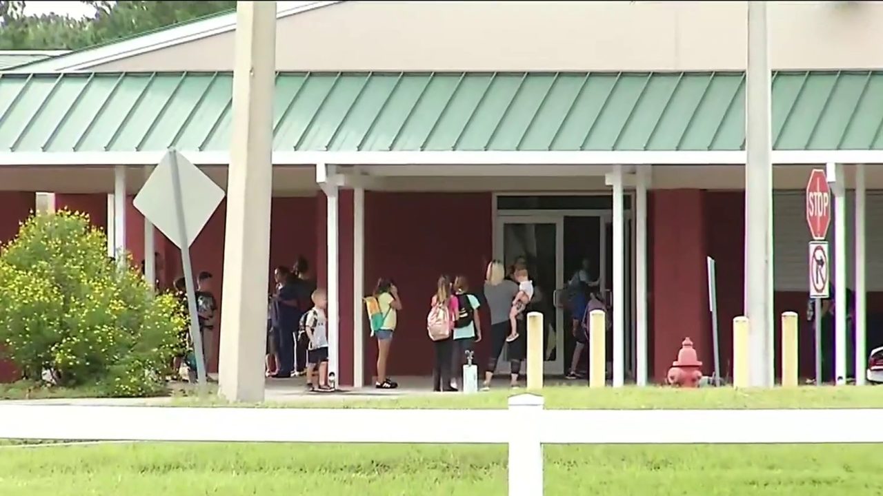 Oakleaf Village Elementary reopens after A/C issue