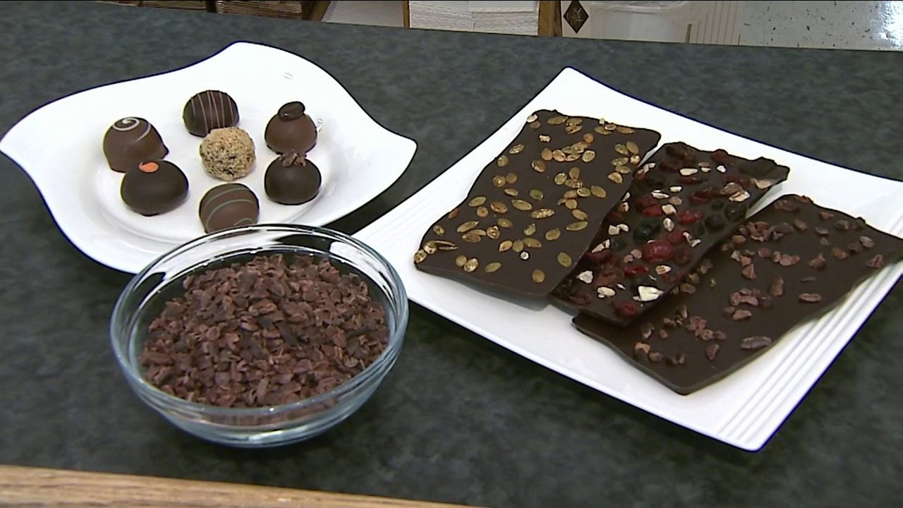 Does dark chocolate make us happy?